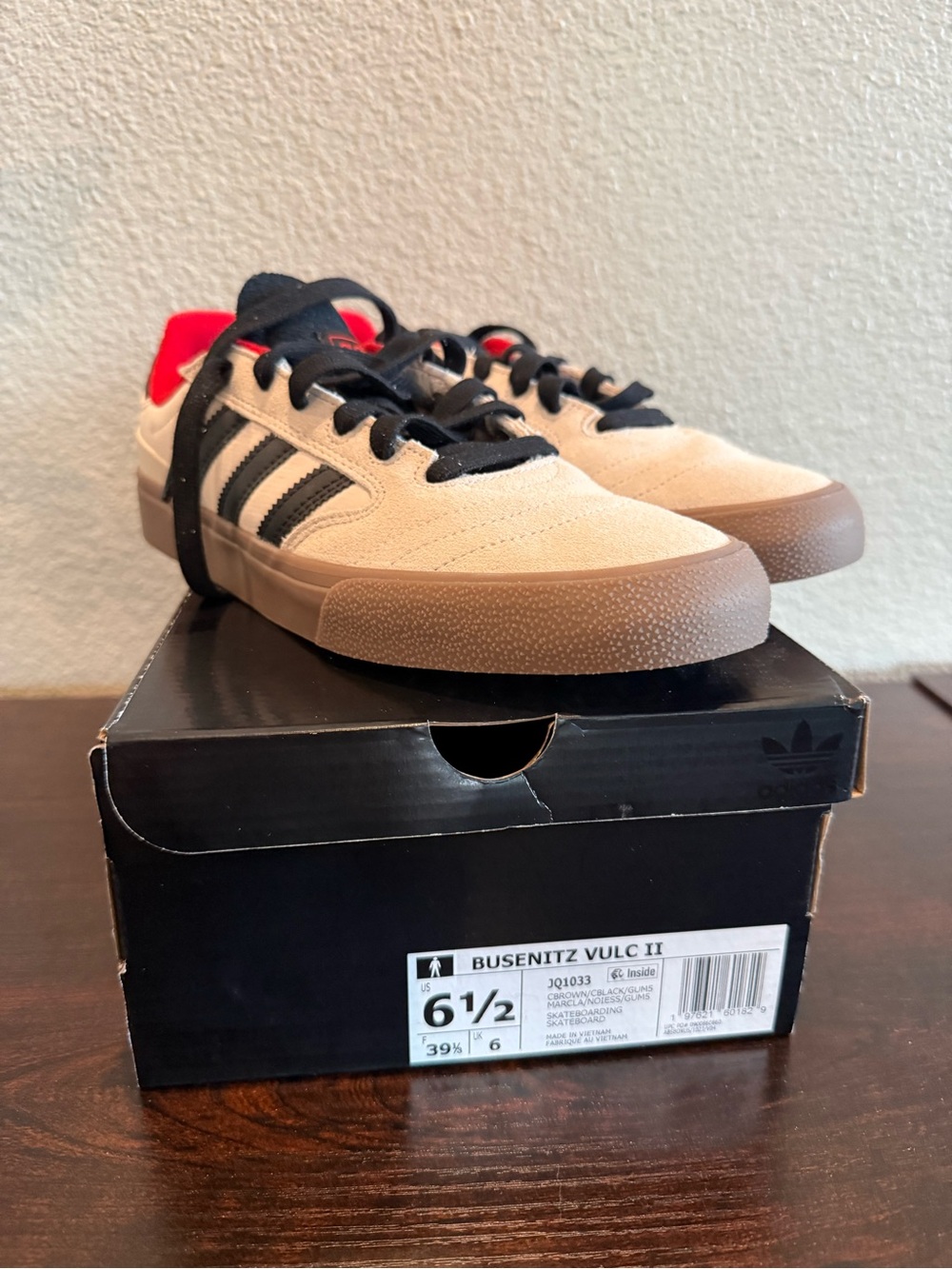 Adidas Busenitz Vulc II Skate Sneakers - Cream & Black New! In box size 6.5